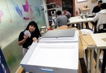 Penyerahan Hadiah Utama Microsoft Surface dari Exabytes Indonesia Penyerahan Hadiah Utama Microsoft Surface dari Exabytes Indonesia