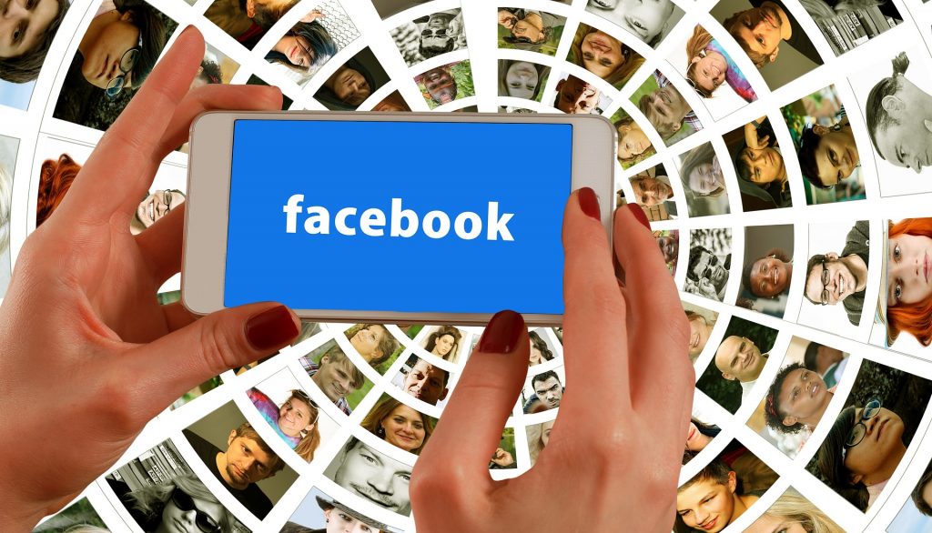 Facebook memiliki fasilitas khusus bernama facebook ads untuk membantu pemasaran produk (pixabay.com)