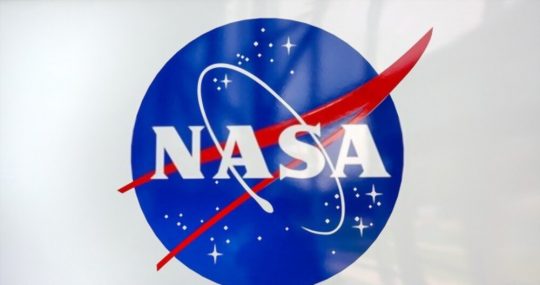 Contoh logo dengan pola lingkaran