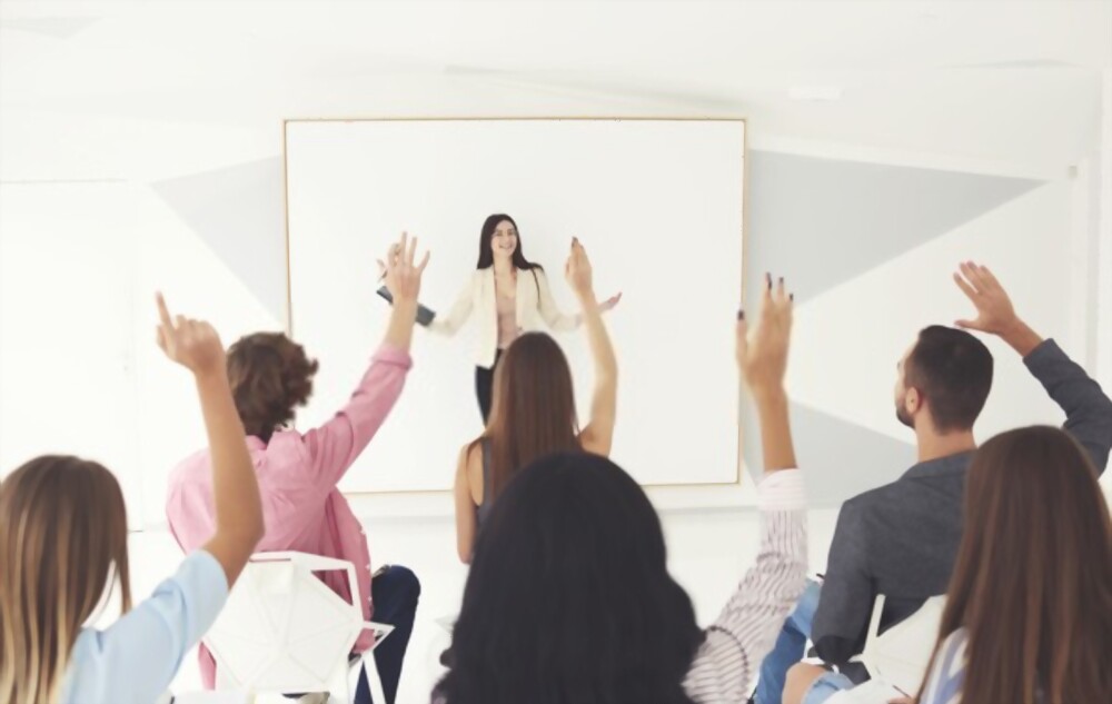 Sebuah forum diskusi membutuhkan seorang moderator. (Sumber: Shutterstock)