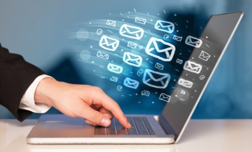 kontrol penuh - kelebihan email bisnis