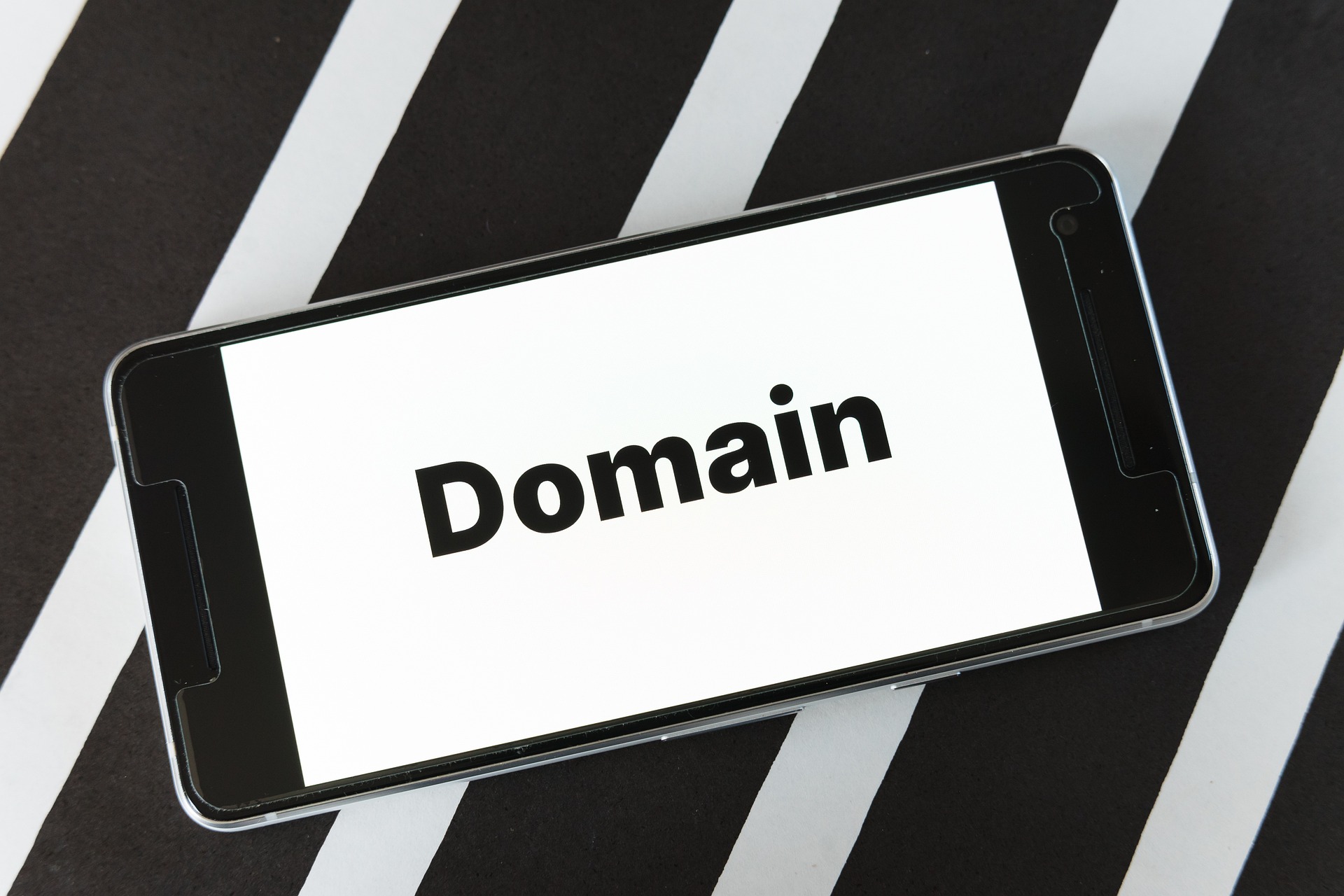 Ketahui 8 Alasan Jangan Menggunakan Domain Gratis - Tutorial Digital Marketing, Website, & Bisnis Online - Exabytes alasan jangan menggunakan domain gratis