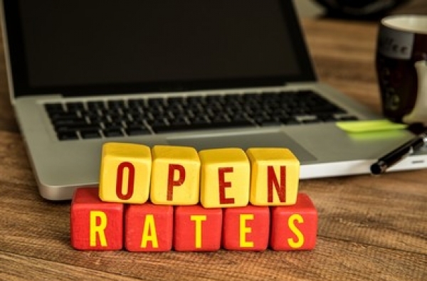 mengenal open rate email marketing