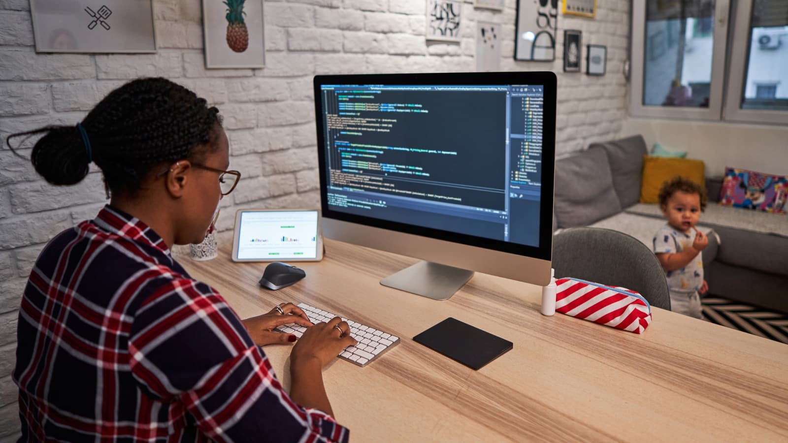 Cyber Security di Era Remote Work: Cara Mengatasi Tantangan dan Risiko - Tutorial Digital Marketing, Website, & Bisnis Online - Exabytes remote work