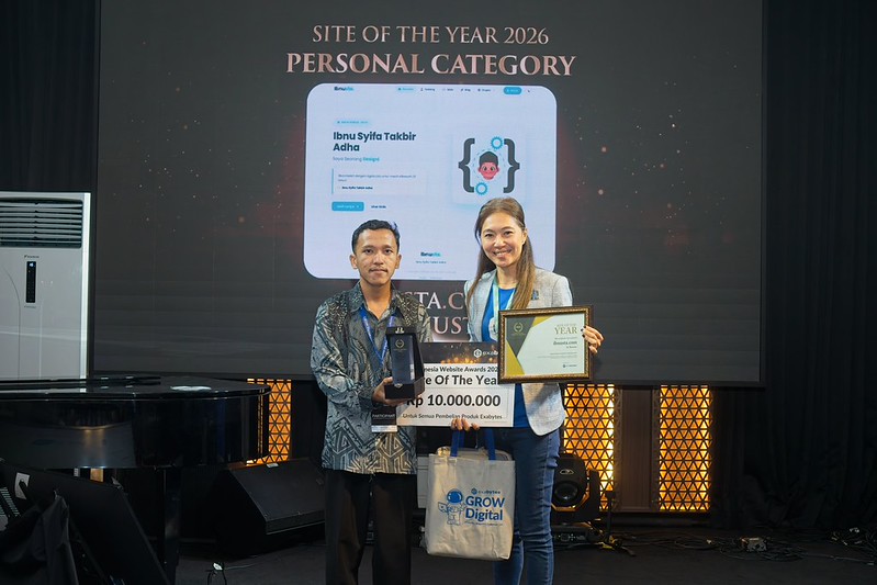 Rekap IWA 2026: Securing Digital Trust in the AI Threat Era, Bersama Pakar Keamanan Siber - Tutorial Digital Marketing, Website, & Bisnis Online - Exabytes pemenang soty iwa 2026