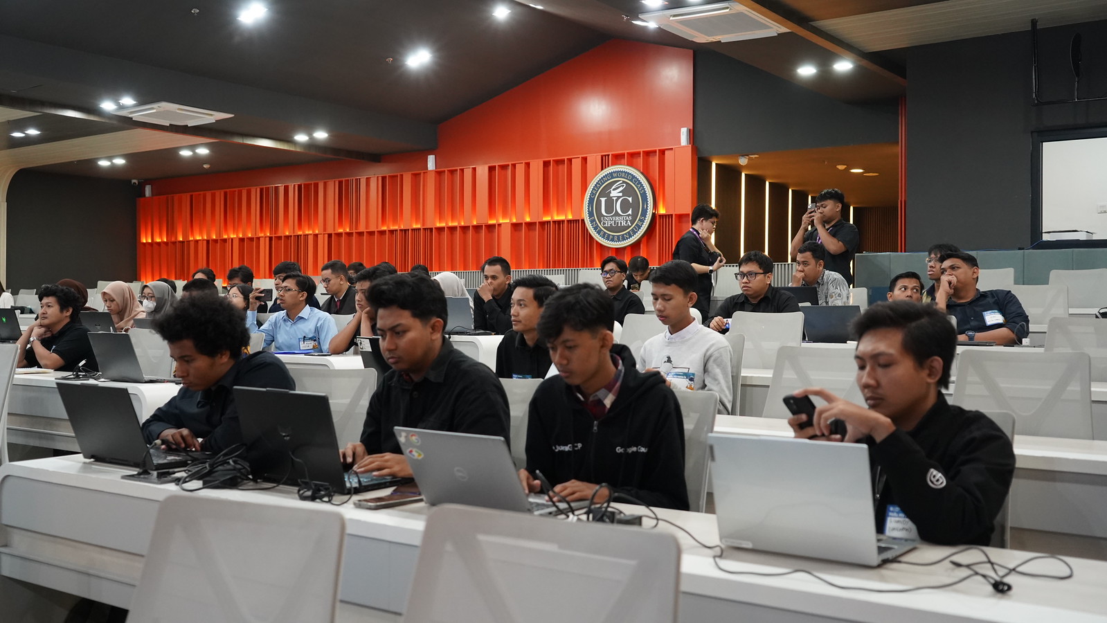Rekap Exabytes Developer Club: Reimagining Web Development in the Age of AI Agents - Tutorial Digital Marketing, Website, & Bisnis Online - Exabytes Rekap Exabytes Developer Club: Reimagining Web Development in the Age of AI Agents - 2026